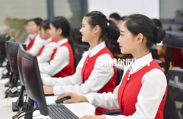 云龍縣民族職業(yè)高級(jí)中學(xué)2021年報(bào)名條件、招生要求、招生對(duì)象