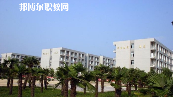 云南夏蒙衛生學校2021年學費、收費多少