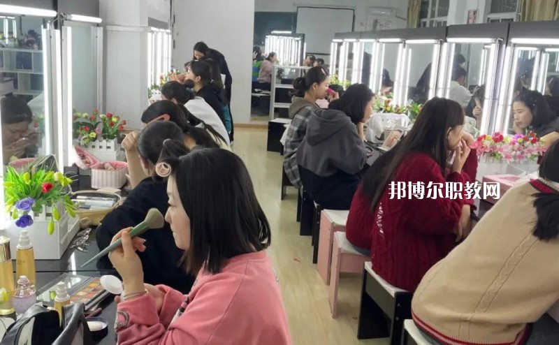 南京工業科技技工學校地址在哪里