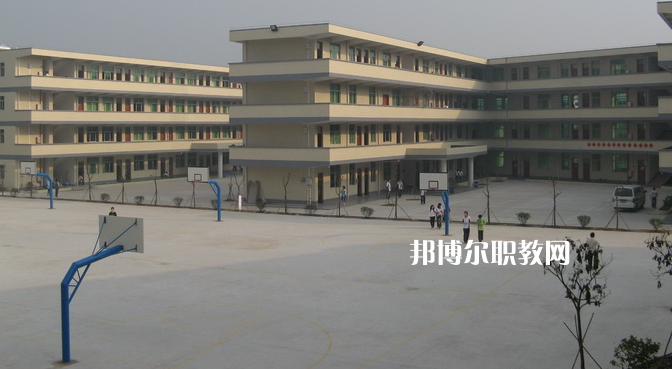 廣東領(lǐng)才技工學(xué)校2022年報名條件、招生要求、招生對象