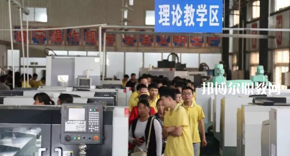 武邑奮飛職業(yè)技術(shù)中等專業(yè)學(xué)校怎么樣、好不好