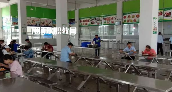 貴州貴陽經貿職業學校2022年報名條件、招生要求、招生對象