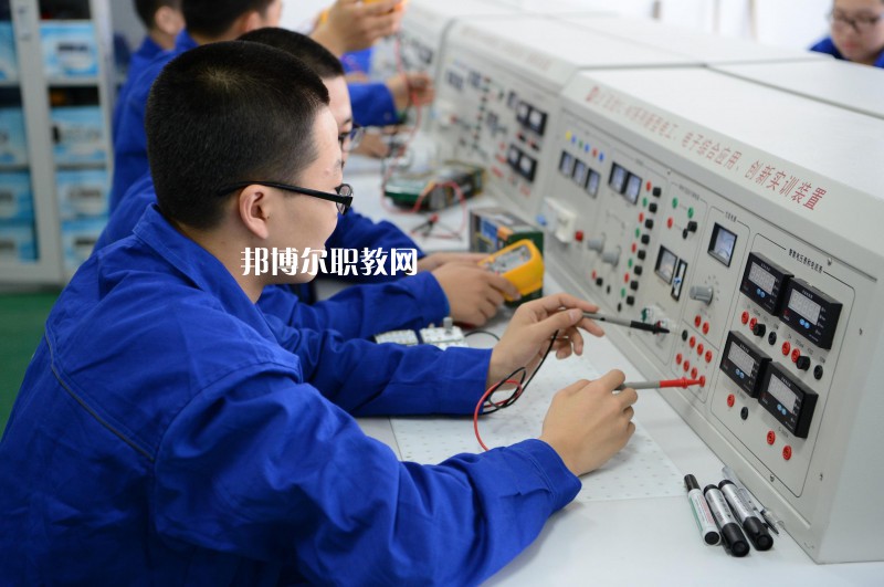 唐山建筑工程學(xué)校2022年報名條件、招生要求、招生對象