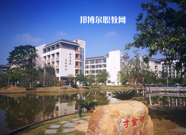 惠州衛(wèi)生學(xué)校2022年報名條件、招生要求、招生對象