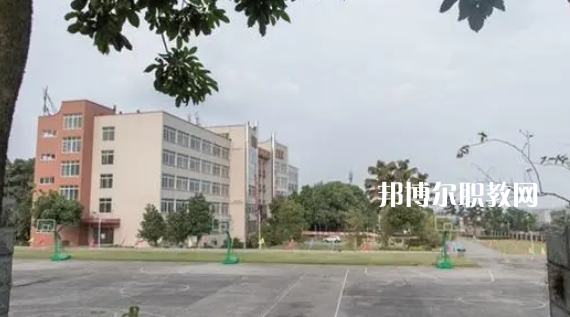 瀘州交通技工學(xué)校2022年報名條件、招生要求、招生對象