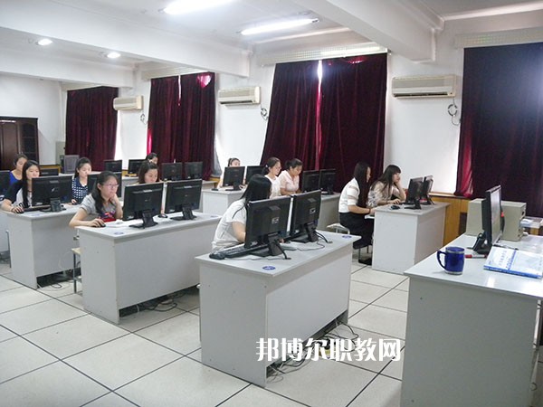 張家口科技職業(yè)學(xué)校2022年學(xué)費(fèi)、收費(fèi)多少