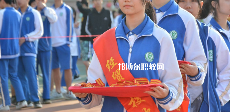 東莞經(jīng)濟貿(mào)易學校2022年報名條件、招生要求、招生對象
