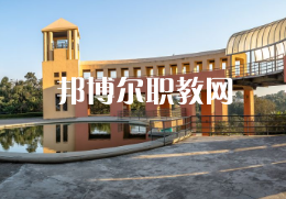四川瀘州鵬程中等職業學校2022年招生辦聯系電話