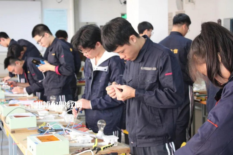 杭州建設職業(yè)學校2022年招生辦聯系電話