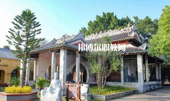 欽州合浦師范學校2022年招生辦聯系電話