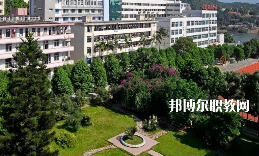 廣安第一職業技術學校2022年報名條件、招生要求、招生對象