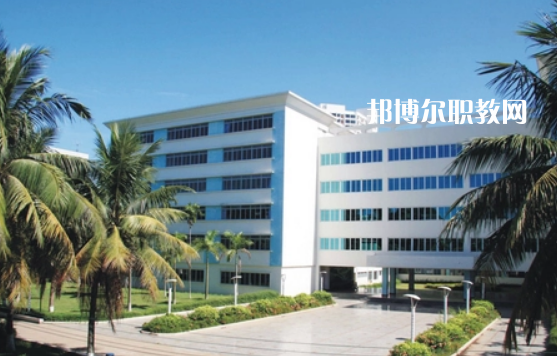 海南省衛(wèi)生學(xué)校2022年報(bào)名條件、招生要求、招生對(duì)象