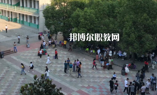老河口職業(yè)技術(shù)學(xué)校2022年報(bào)名條件、招生要求、招生對(duì)象