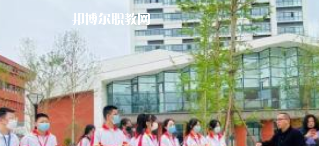 成都職業(yè)技術(shù)學(xué)校2023年報(bào)名條件、招生要求、招生對象