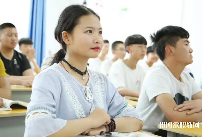 重慶2024年上中專學校要不要初中畢業證