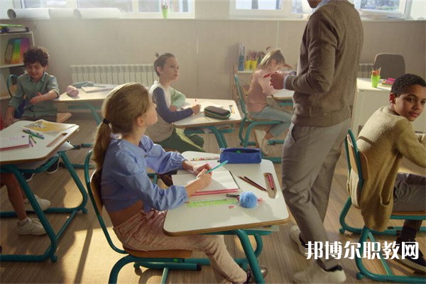 廣東哪里的技工學校能讀服裝設計與制作專業(yè)