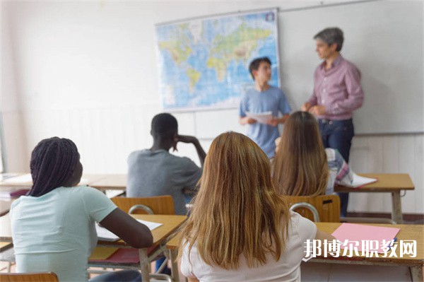 廣西哪里的中職學校能讀播音與主持(壯語方向)專業