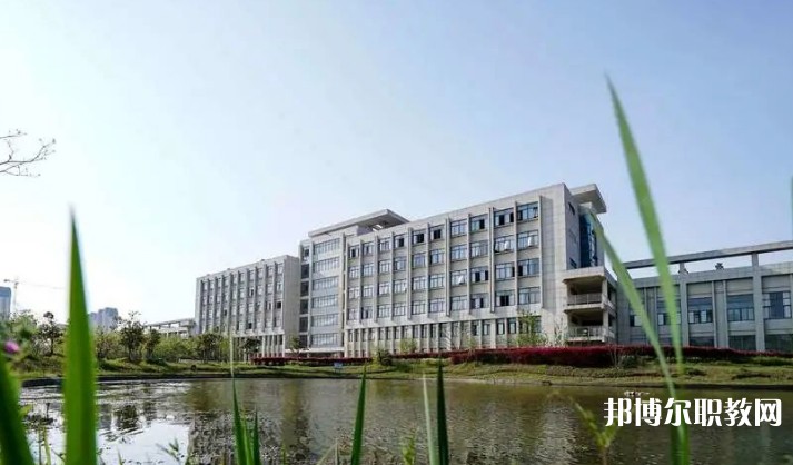2024蕪湖汽車工程學校招生計劃 招生人數是多少(附要求、條件、對象)