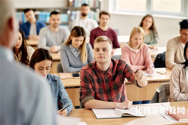 廣西哪里的中職學校能讀商務越南語專業