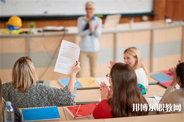 四川哪里的職業(yè)中學(xué)能讀計算機(jī)網(wǎng)絡(luò)技術(shù)專業(yè)