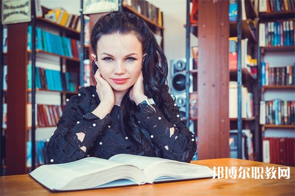 貴州哪里的中職學校能讀針灸推拿專業(yè)