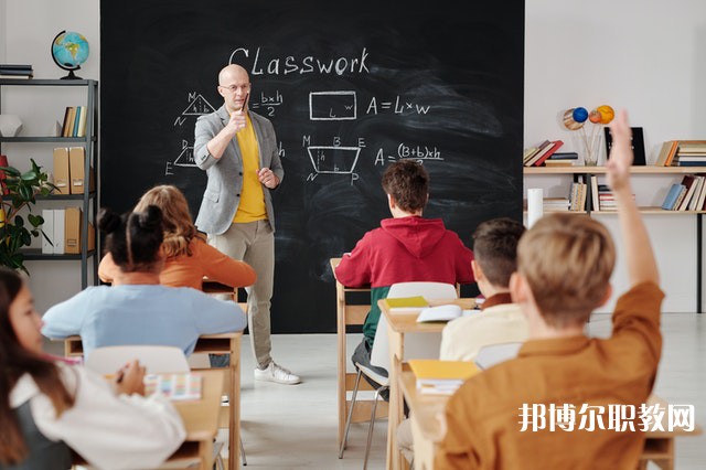 湖南哪里的中專學校能讀舞蹈專業