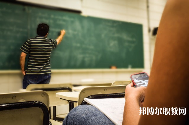廣西哪里的中職學校能讀數控模具專業