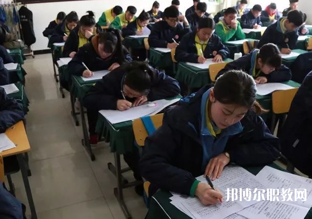2025唐山中專學(xué)校最新排名前三名單
