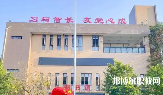 成都2025年初中生可以讀什么鐵路學校