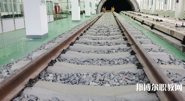 自貢2025年適合男生的鐵路學(xué)校專業(yè)