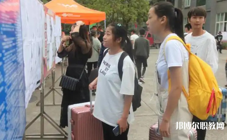 自貢2025年鐵路學校招生有哪些要求